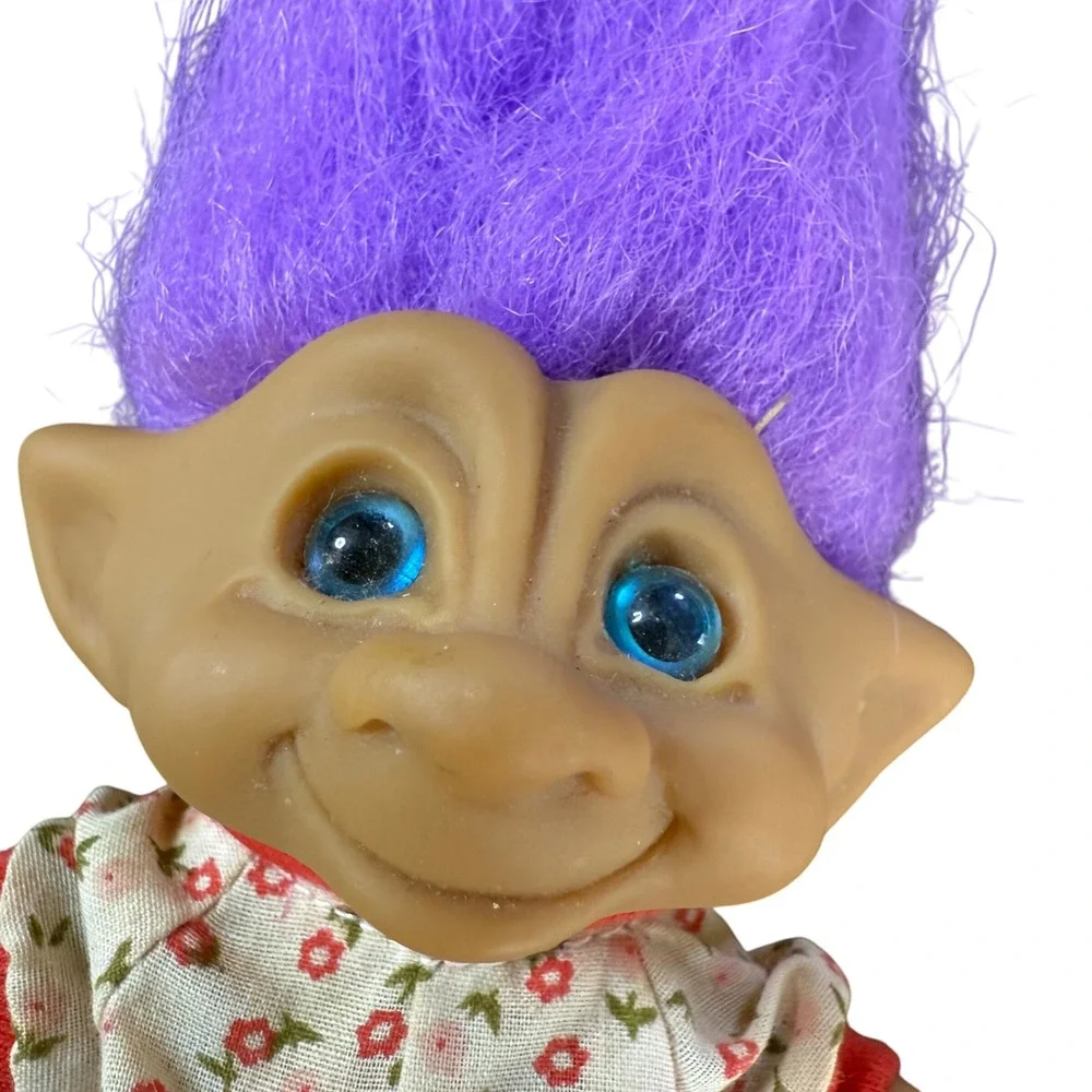 Ace Novelty Treasure Troll Doll Purple Hair Blue Eyes Floral‎ Pajamas Gem Accent
